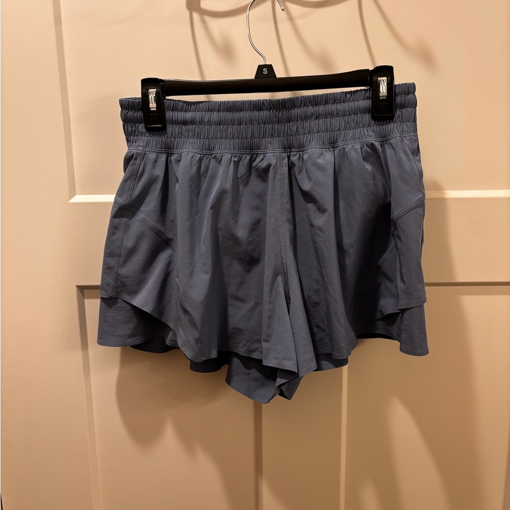 Lululemon Shake It Out High-Rise running shorts 2.5”